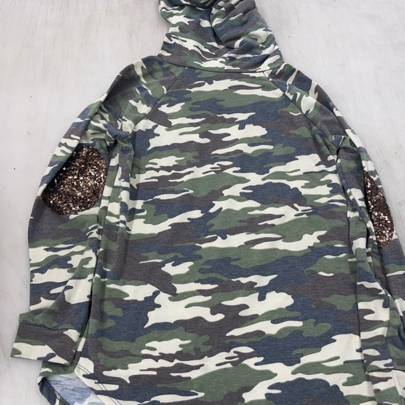 Such a cute lightweight camo pullover with hood & sequins on elbows! - Picture 2 of 4